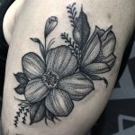 lyon blackwork black tattoo flor botanico